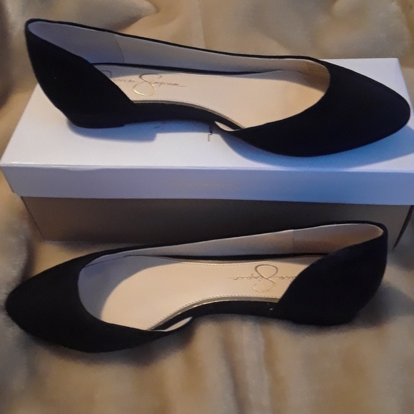 BLACK POINTY TOE FLATS - Picture 2 of 3